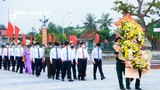 Lãnh đạo tỉnh Nghệ An dâng hoa tưởng niệm đồng chí Phùng Chí Kiên