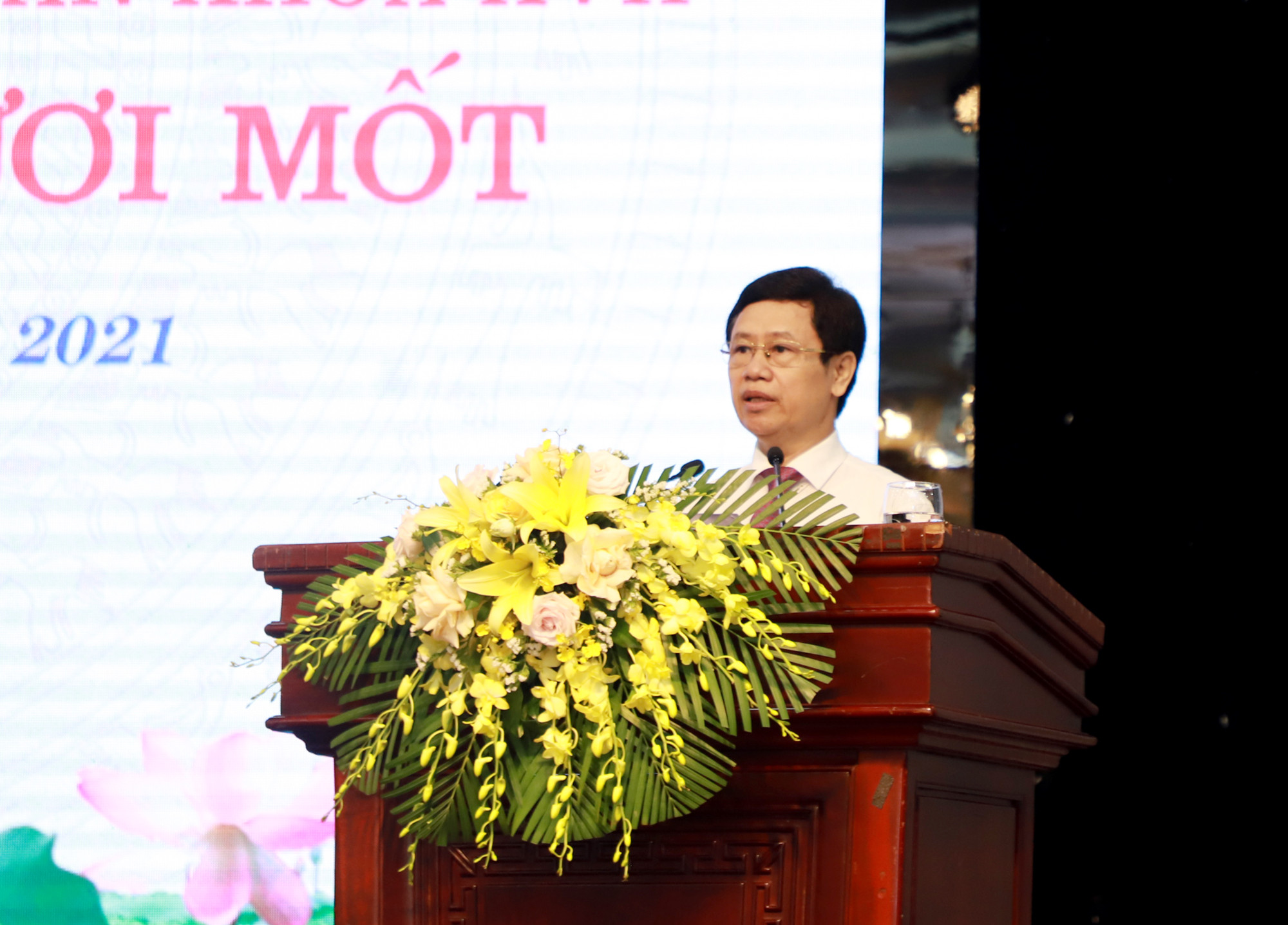 Đồng chí Nguyễn Xuân Sơn - Chủ tịch HĐND tỉnh phát biểu kết luận kỳ họp. Ảnh: Phạm Bằng