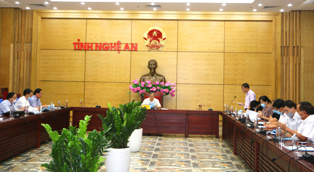 Toàn cảnh buổi làm việc, góp ý kiến của các ban, sở ngành và hội doanh nghiệp vào Đề án phát triển doanh nghiệp Nghệ An đến năm 2025. Ảnh: Nguyễn Hải