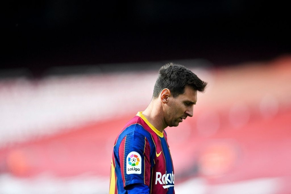 Messi đã thi đấu đầy cố gắng. Anh liên tục lùi sâu để kết nối các mũi tấn công, nhưng không hiệu quả
