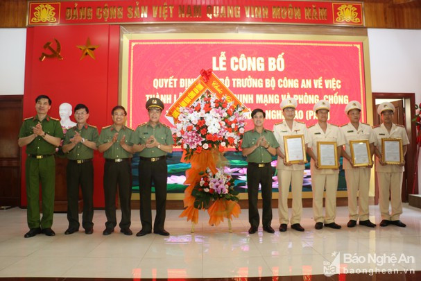 Công an tỉnh Nghệ An tổ chức Lễ công bố Quyết định của Bộ trưởng Bộ Công an về việc thành lập Phòng An ninh mạng và phòng, chống tội phạm sử dụng công nghệ cao (Phòng PA05).