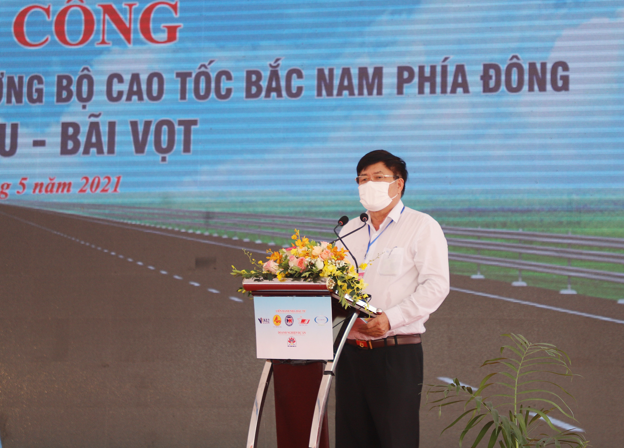 Đại diện liên danh nhà đầu tư, ông Phạm Đình Hạnh - Chủ tịch HĐQT Công ty TNHH Hòa Hiệp phát biểu tại buổi lễ. Ảnh: Phạm Bằng