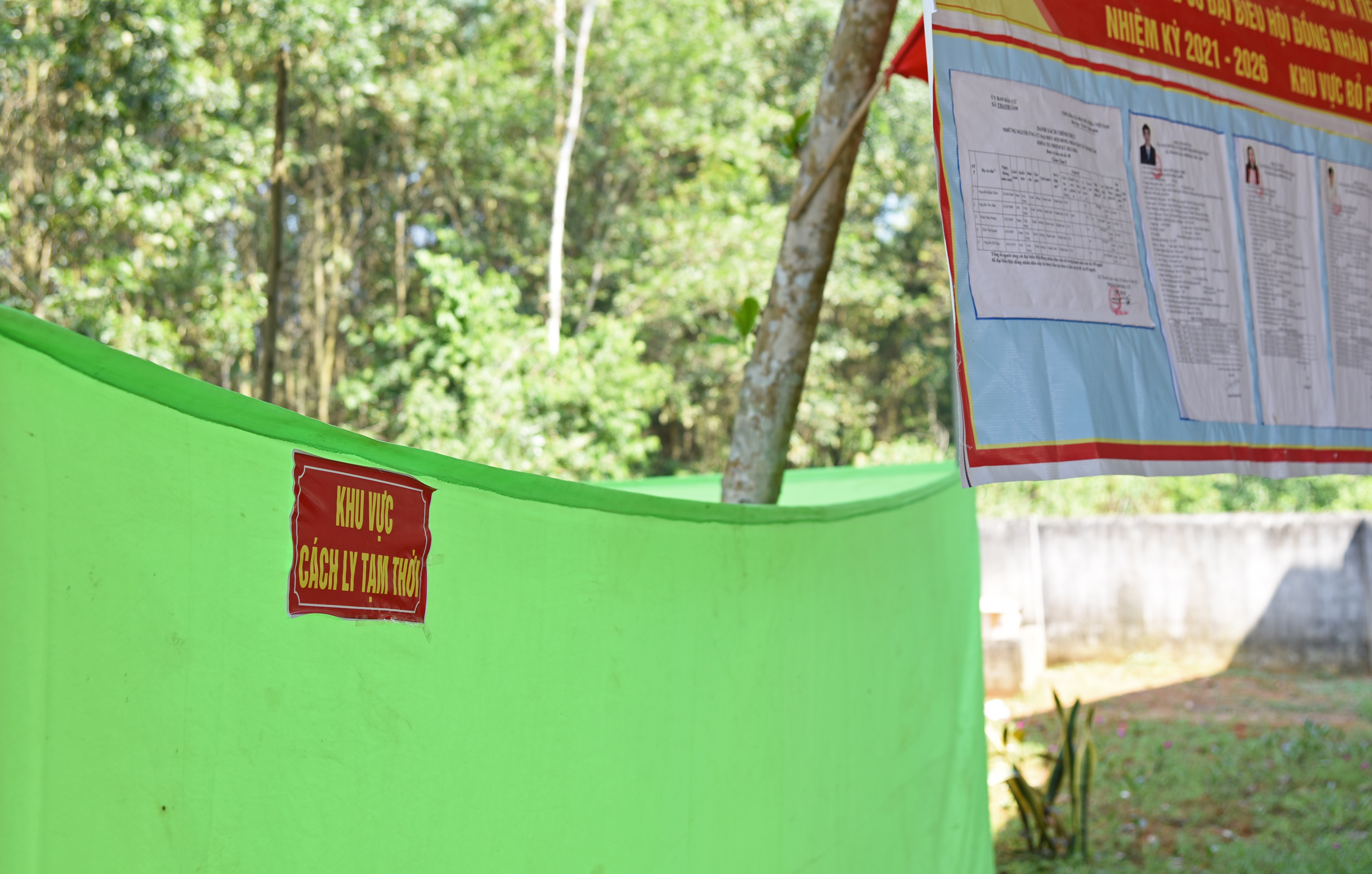 Khu vực cách ly tạm thời được bố trí tại các khu vực bầu cử của xã Thanh Lâm. Ảnh: TG