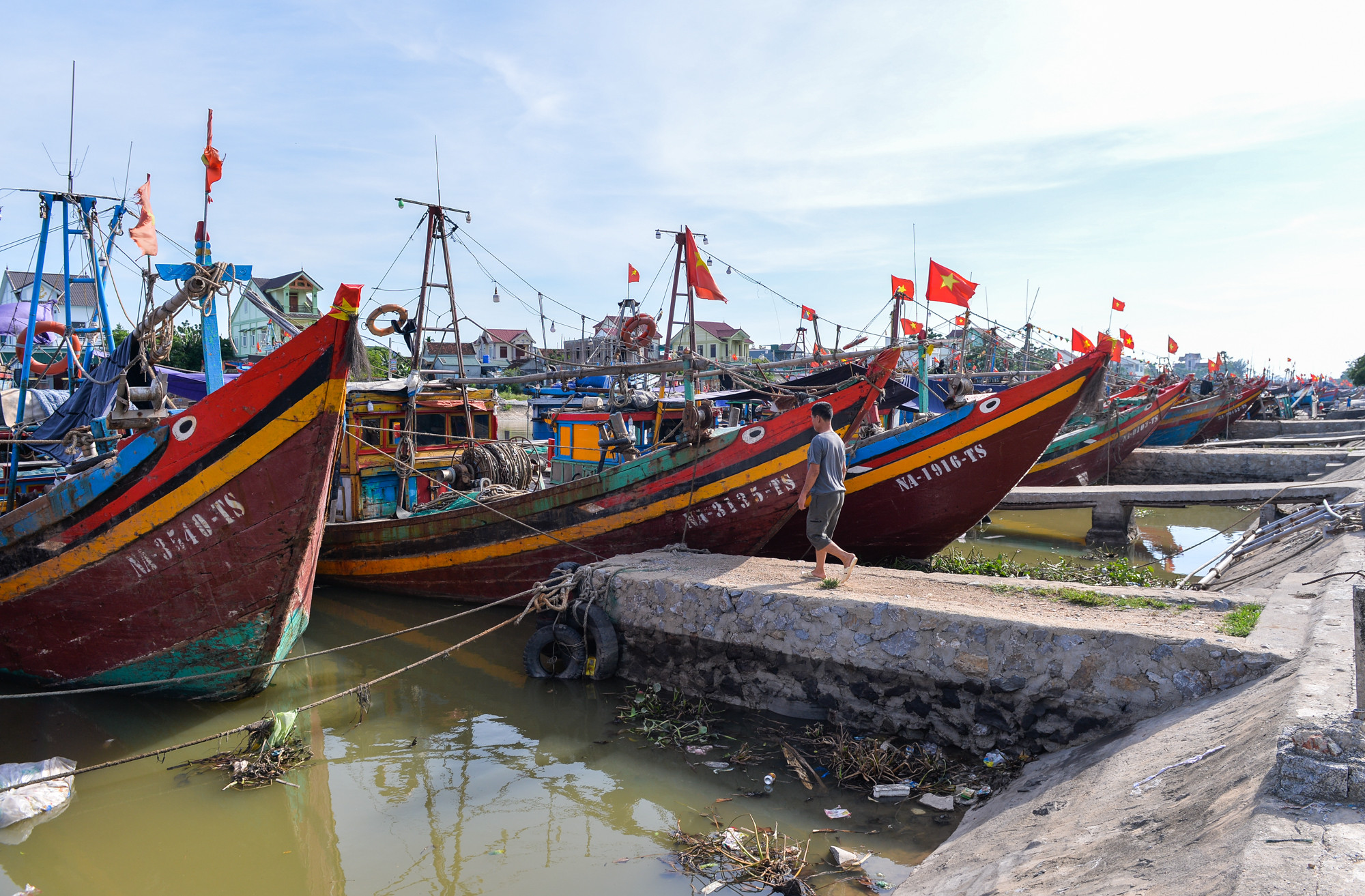 Diễn Bích hiện có 222 tàu thuyền, trong đó có 150 tàu có công suất 90 CV trở lên. Ảnh Thành Cường