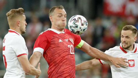 Màn đối đầu Ba Lan vs Nga cũng có kết quả hòa 1-1.