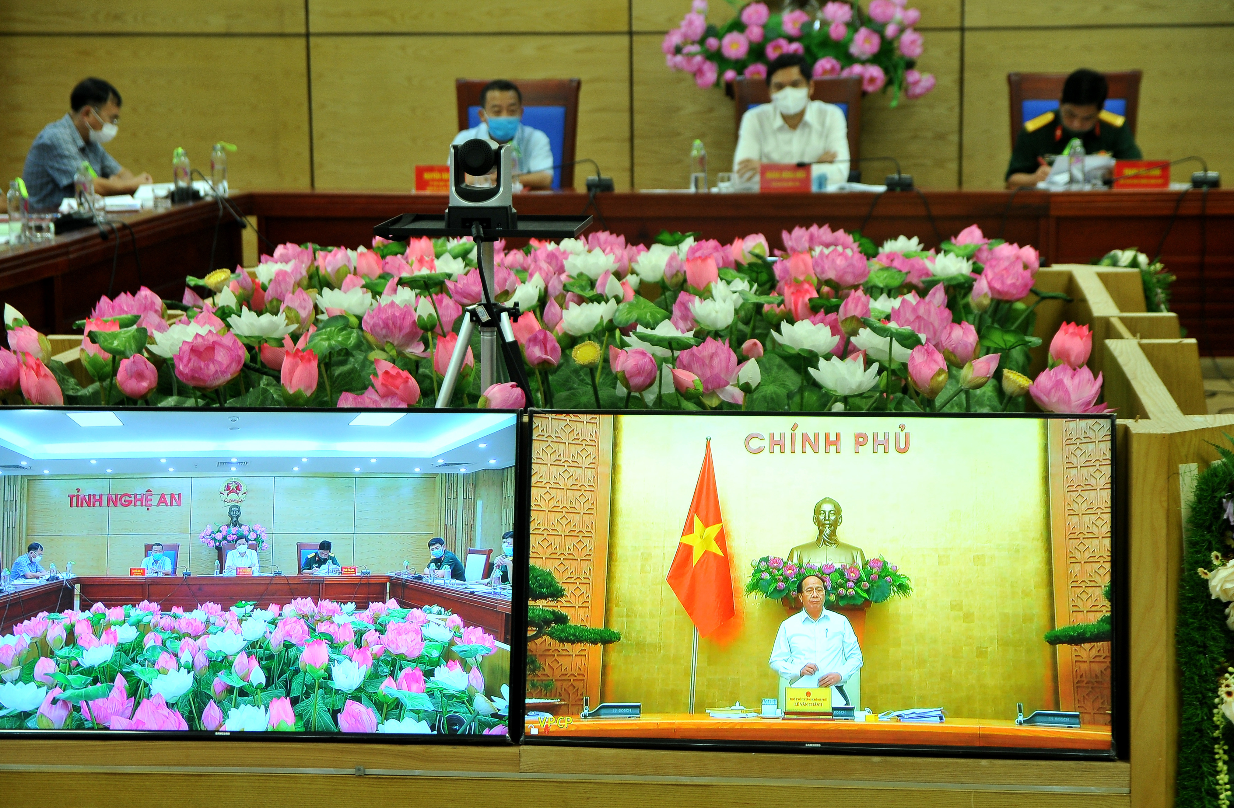 Phó Thủ tướng Lê Văn Thành phát biểu kết luận tại Hội nghị trực tuyến. Ảnh: Tiến Đông