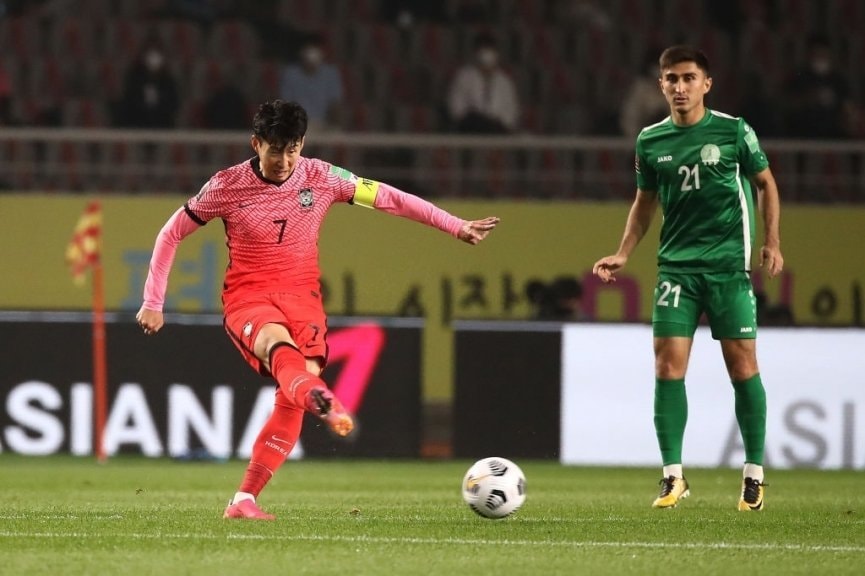 Son Heung-min in ghi dấu giày ở 3 trong 5 bàn thắng của Hàn Quốc.