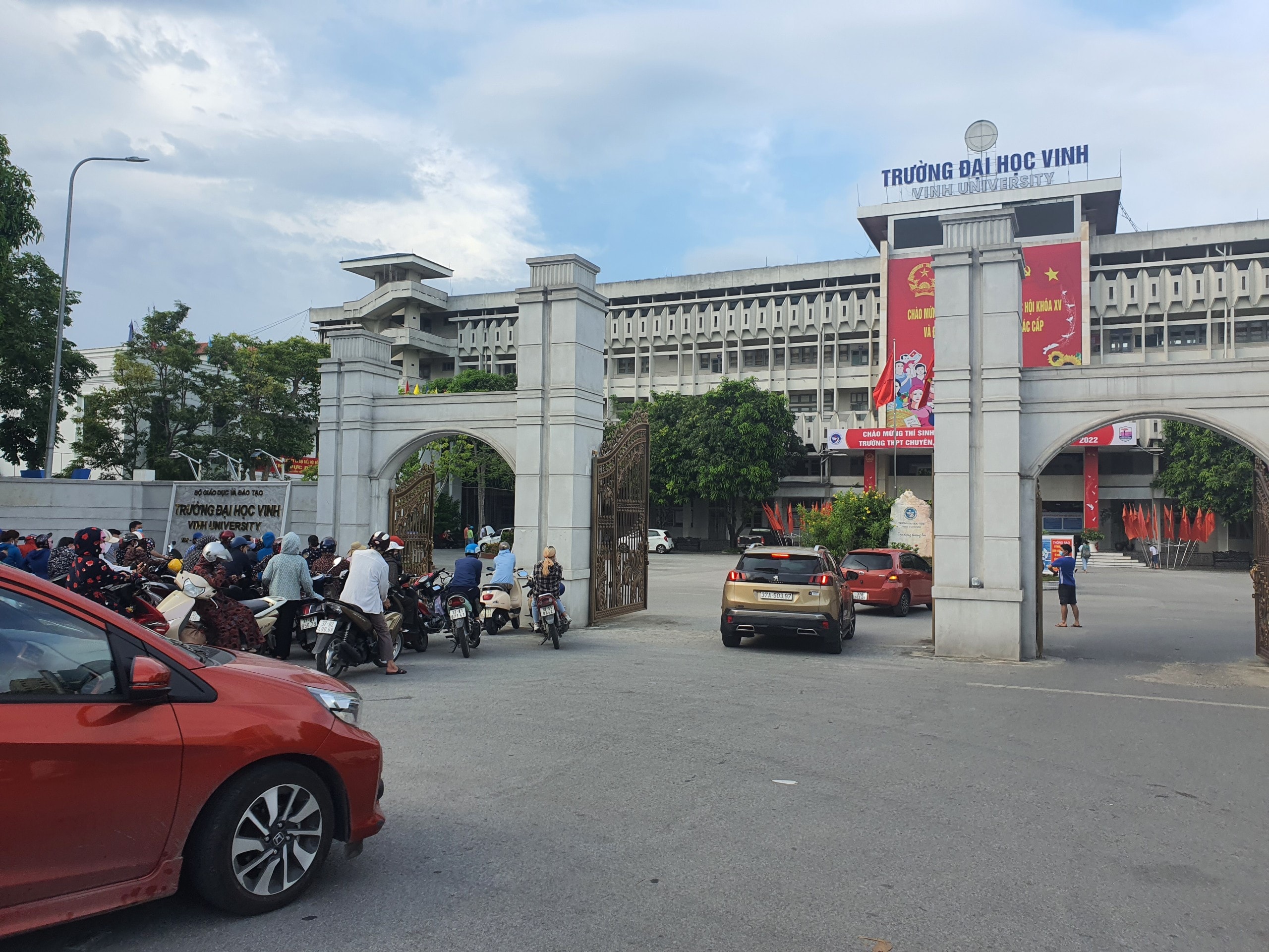 Điểm thi Trường THPT chuyên Đại học Vinh. Ảnh: Mỹ Hà