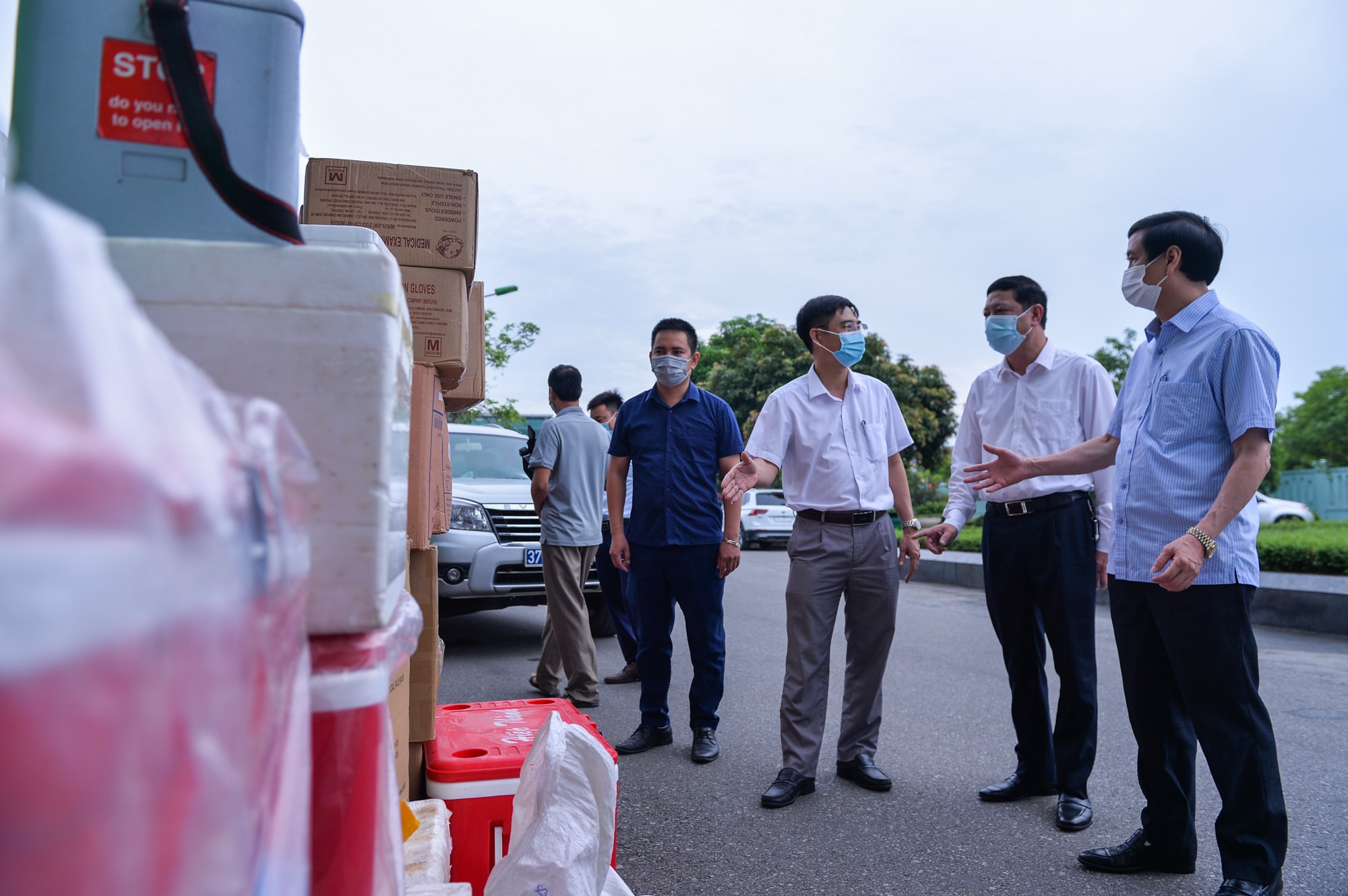 Từ 2 ca bệnh xuất hiện tại cộng đồn vào ngày 4/6, đến nay, Hà Tĩnh đã phát hiện thêm 11 ca nhiễm mới. Trước diễn biến phức tạp của dịch COVID-19, tỉnh Hà Tĩnh đã đề nghị Nghệ An giúp đỡ tăng viện chống dịch. Ảnh: Thành Cường