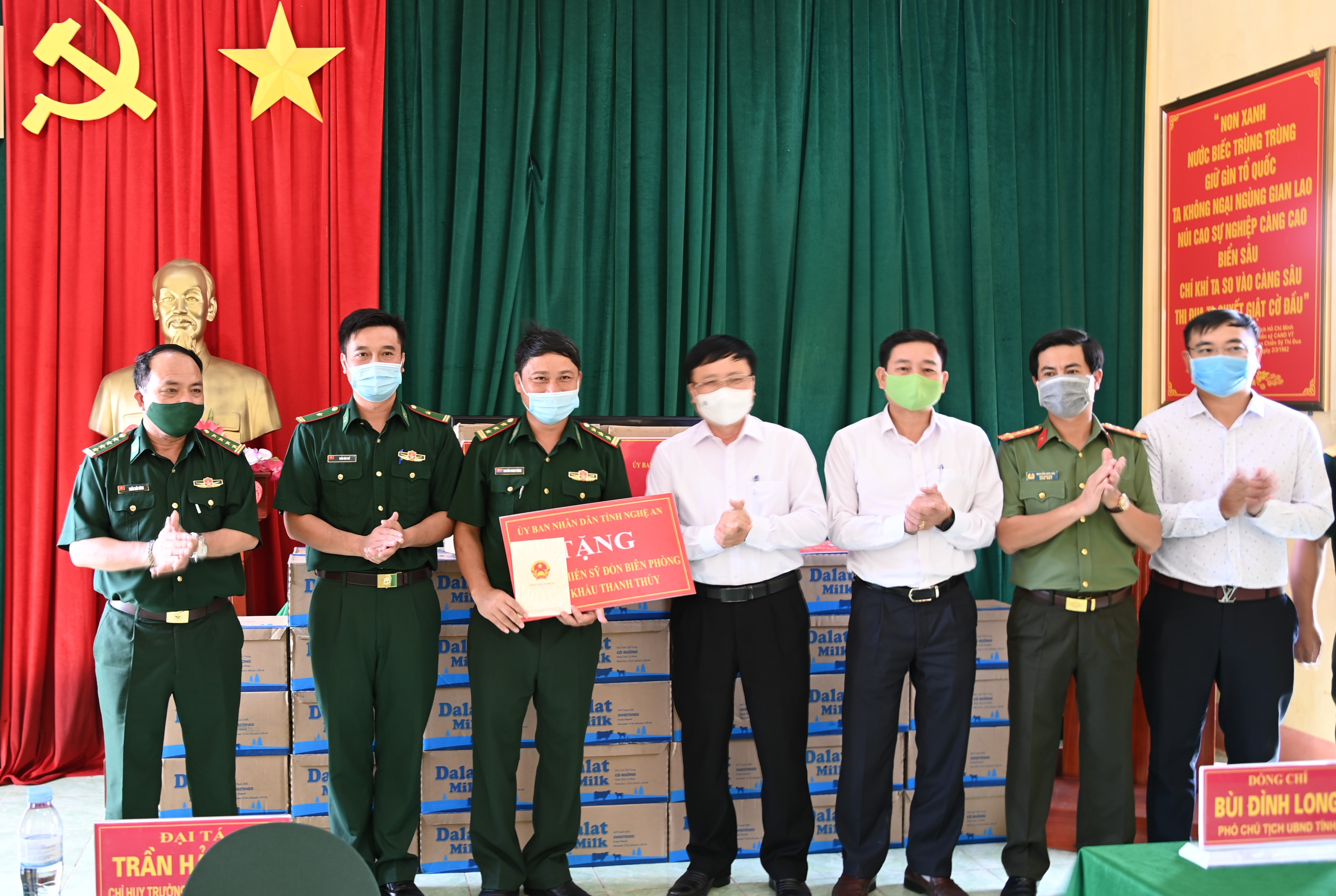 Đoàn công tác của tỉnh Nghệ An thăm hỏi động viên CBCS BP Thanh Thủy và Ngọc Lâm, BĐBP Nghệ An