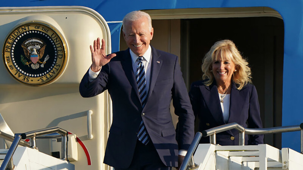 Tổng thống Biden cùng phu nhân trong chuyến công du châu Âu vừa qua. Ảnh: Getty