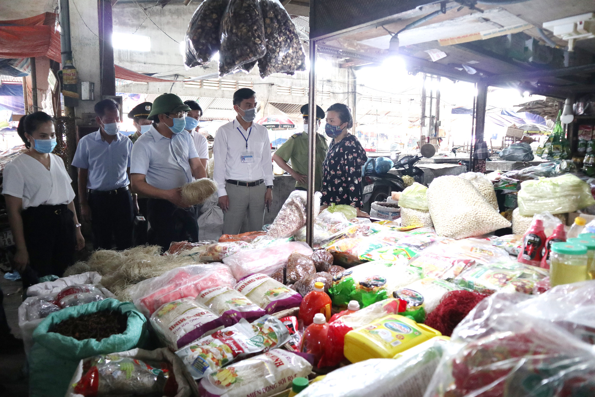 Trong trường hợp cần thiết, ngành chức năng sẽ có phương án điều tiết hàng hóa, không để xảy ra tình trạng khan hàng, sốt giá. Ảnh: Thanh Phúc