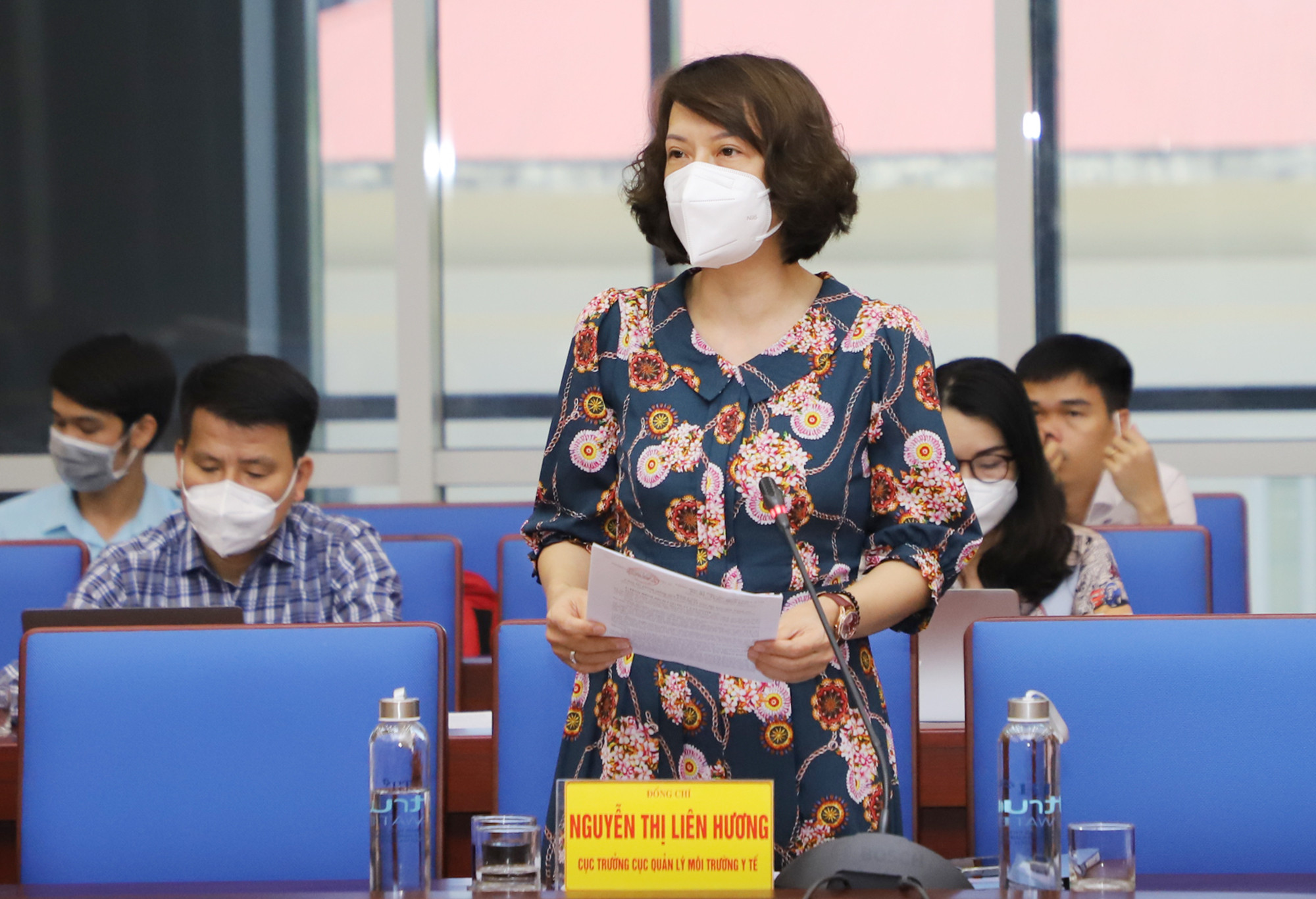 Đồng chí Nguyễn Thị Liên Hương - Cục trưởng Cục Quản lý môi trường y tế phát biểu tại cuộc kiểm tra. Ảnh: Phạm Bằng