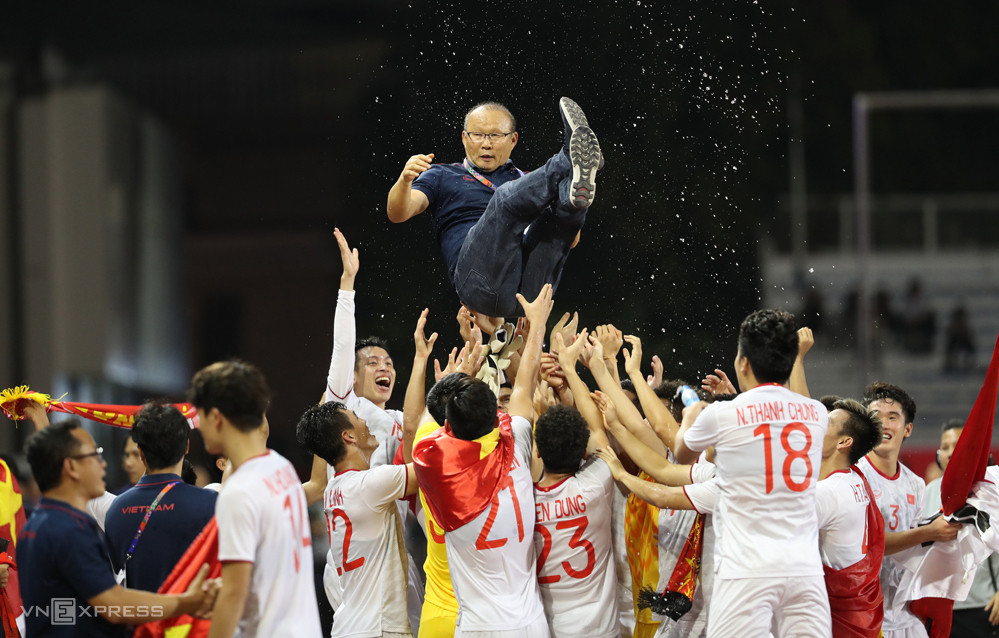 Đánh bại Indonesia 3-0 trong trận chung kết, bóng đá nam Việt Nam lần đầu tiên giành HC Vàng SEA Games vào năm 2019.