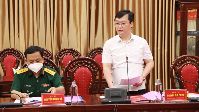 Đồng chí Nguyễn Đức Trung - Phó Bí thư tỉnh ủy, Chủ tịch UBND tỉnh phát biểu tại hội nghị. Ảnh Trọng Kiên