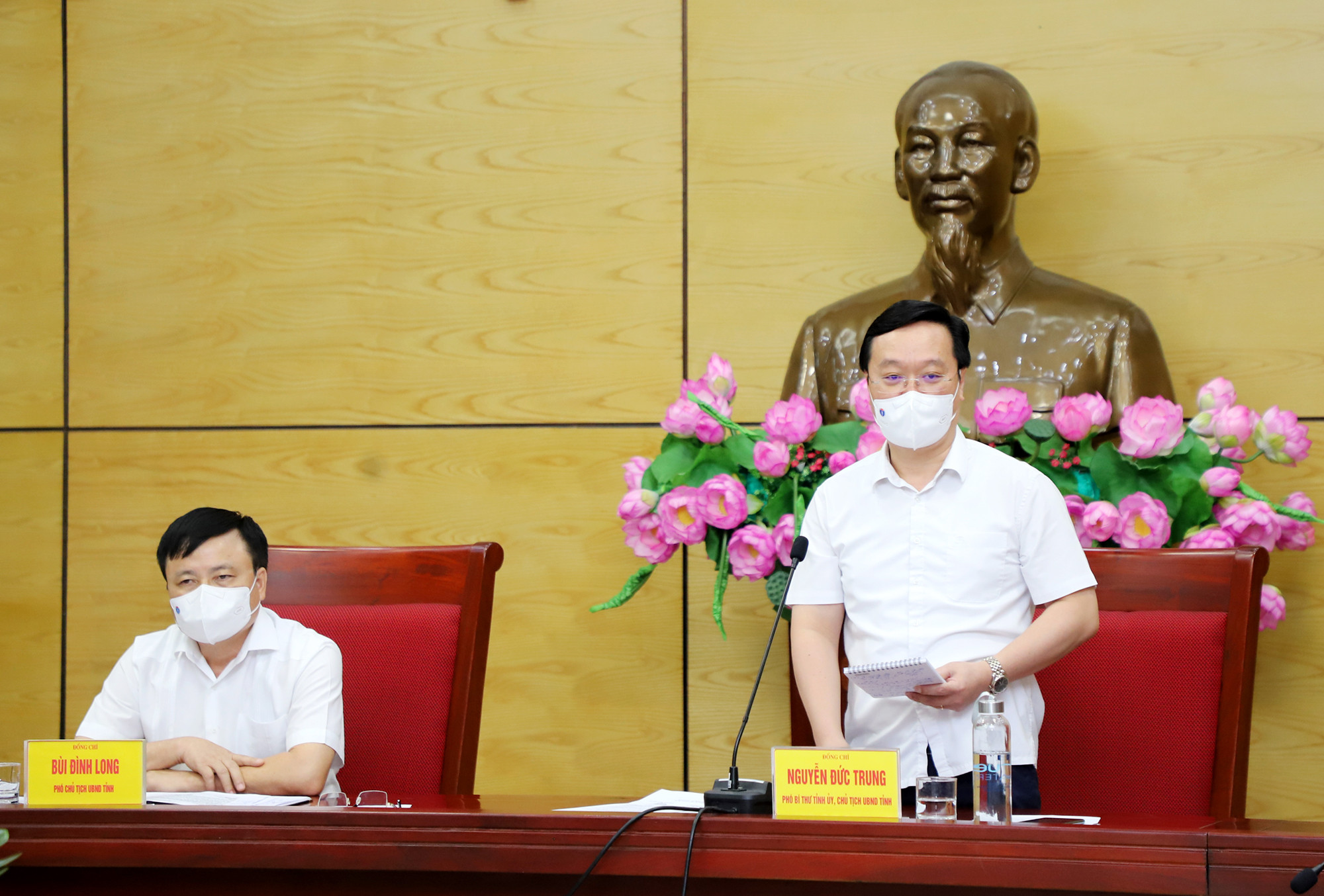 Chủ tịch UBND tỉnh Nguyễn Đức Trung kết luận tại cuộc họp. Ảnh: Phạm Bằng