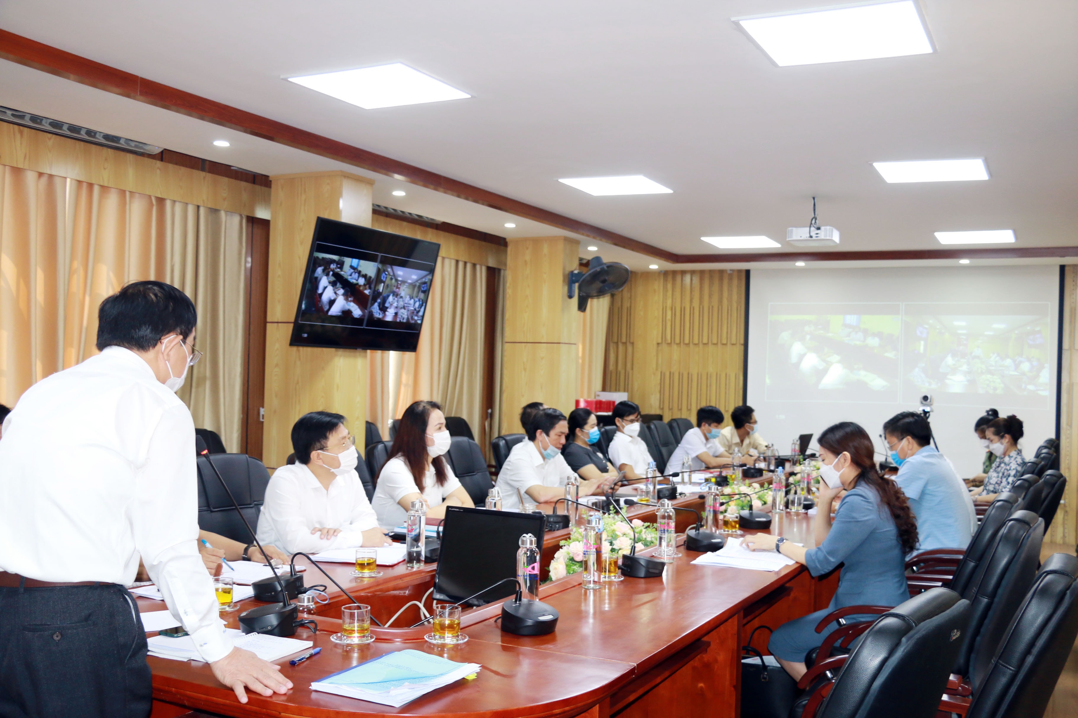 Hội nghị diễn ra theo hình thức trực tuyến. Ảnh: Mỹ Hà