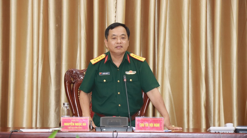 đại tá Nguyễn Ngọc Hà, Ủy viên BTV Tỉnh ủy, Chỉ huy trưởng Bộ CHQS tỉnh, Phó ban chỉ đạo phòng chống dịch Covid-19 tỉnh kết luận buổi làm việc