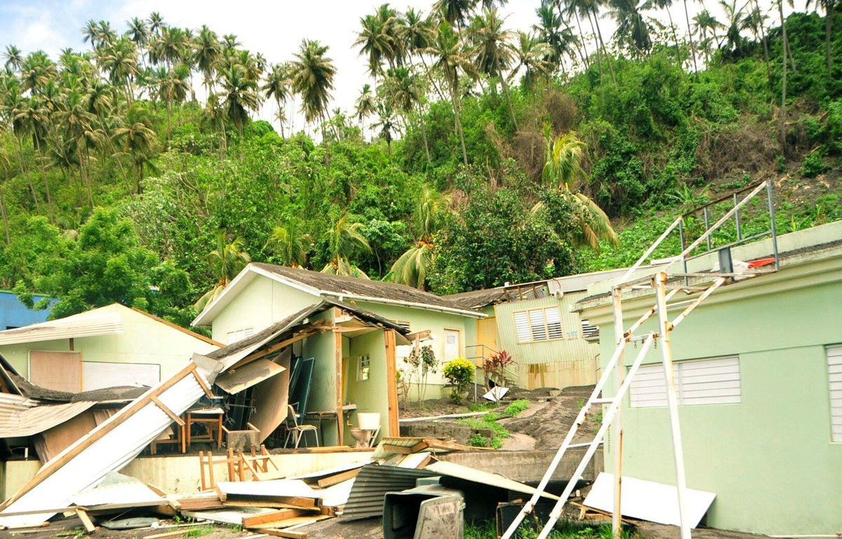 Một ngôi nhà bị sập sau khi cơn bão Elsa đi qua một khu vực trên bờ biển phía bắc Cuba. Nguồn: Reuters