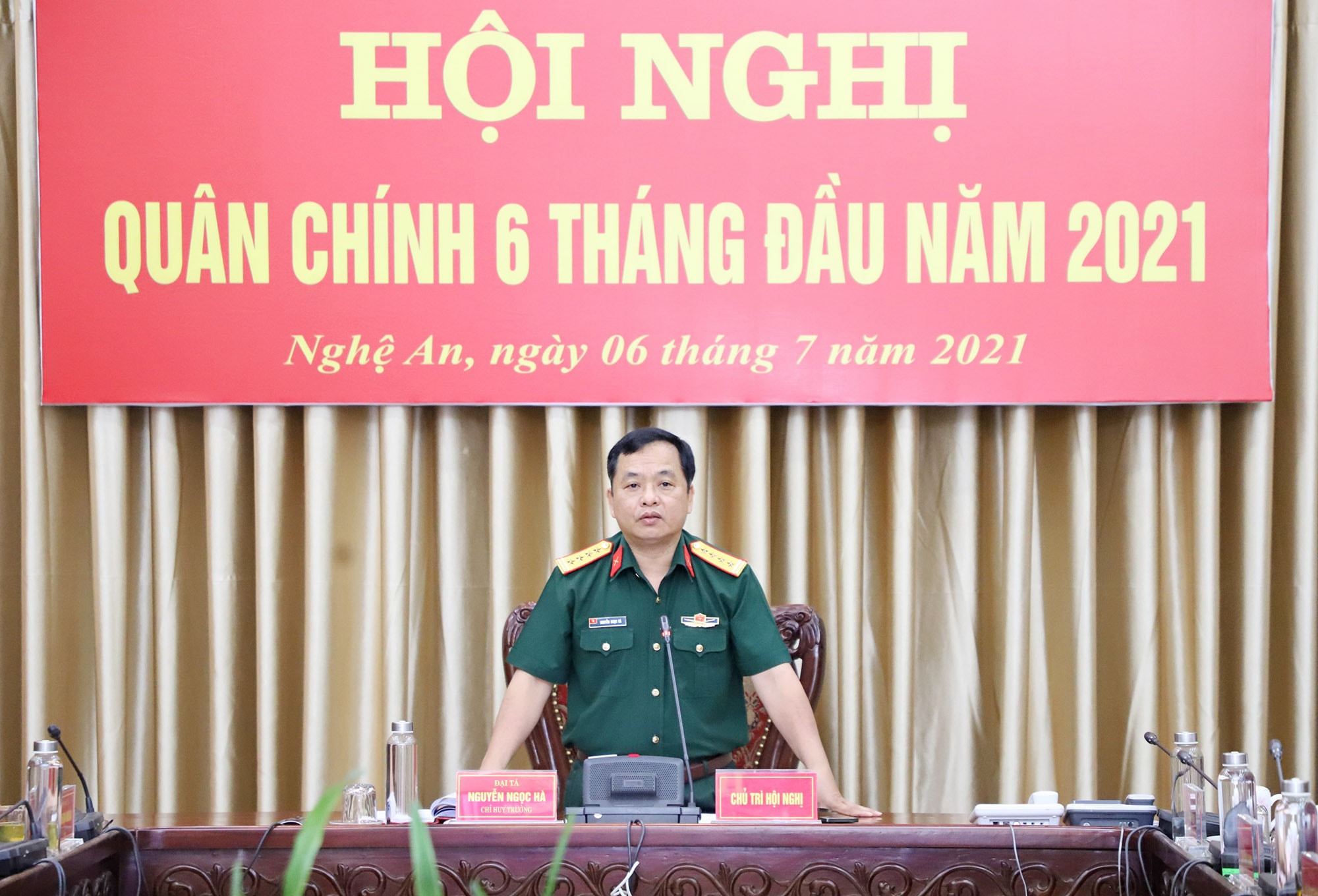 Đại tá Nguyễn Ngọc Hà - Ủy viên BTV Tỉnh ủy, Chỉ huy trưởng Bộ Chỉ huy Quân sự tỉnh kết luận Hội nghị. Ảnh: Phạm Bằng