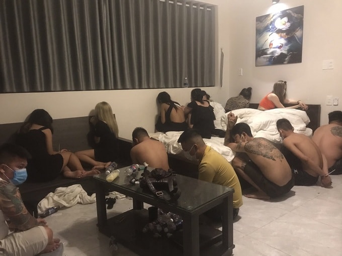 Các đối tượng bị bắt quả tang