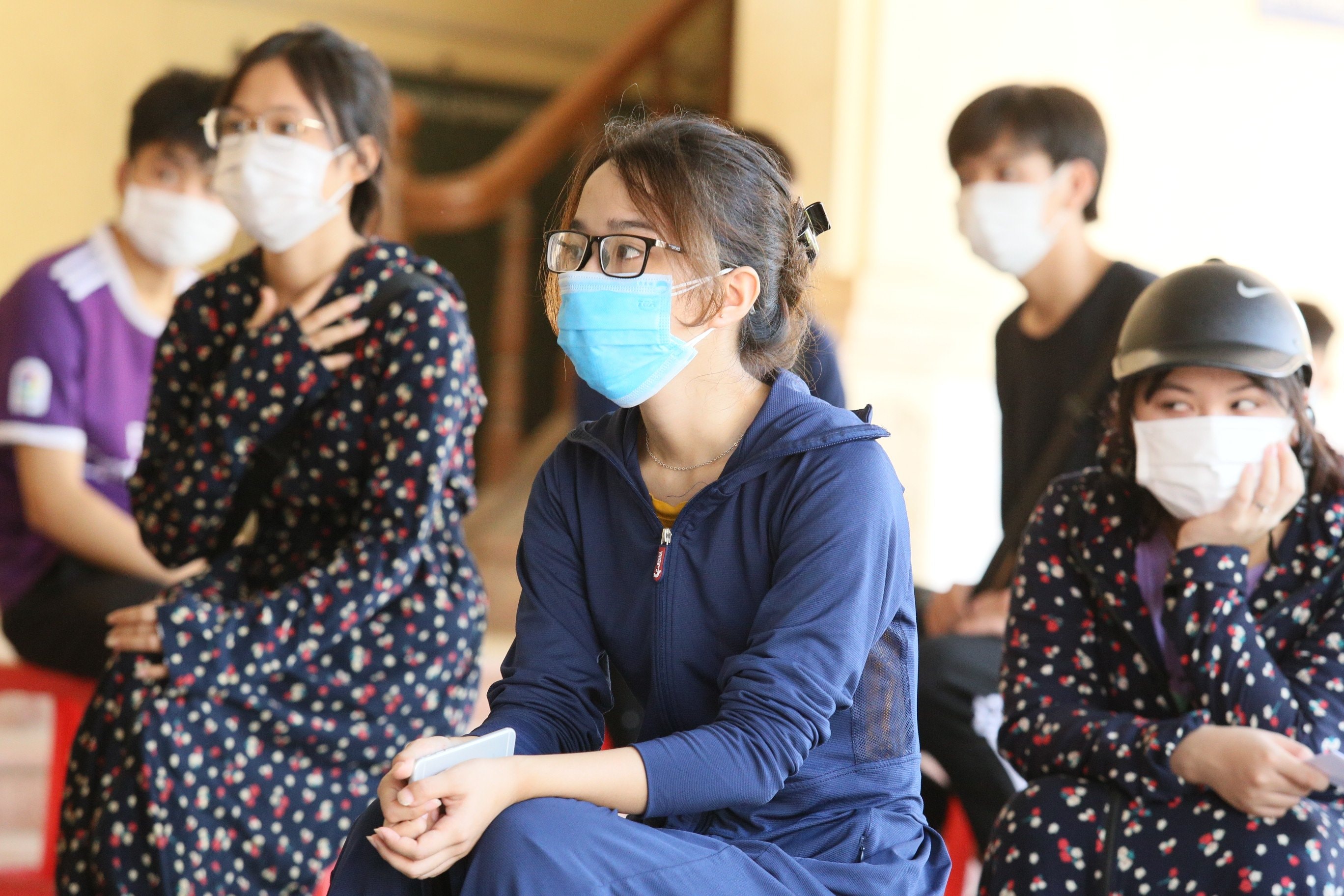 Tất cả những thí sinh thuộc diện F1, F2 và thí sinh thuộc vùng phong tỏa đều được ngành giáo dục và các địa phương hỗ trợ test Covid - 19. Ảnh: Mỹ Hà.