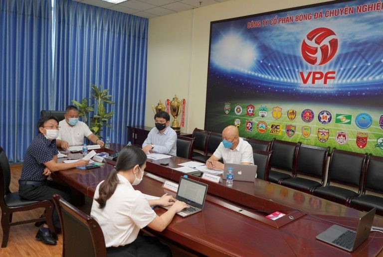 Hội đồng quản trị công ty VPF thông qua phương án lùi V-League sang năm 2022. Ảnh VPF