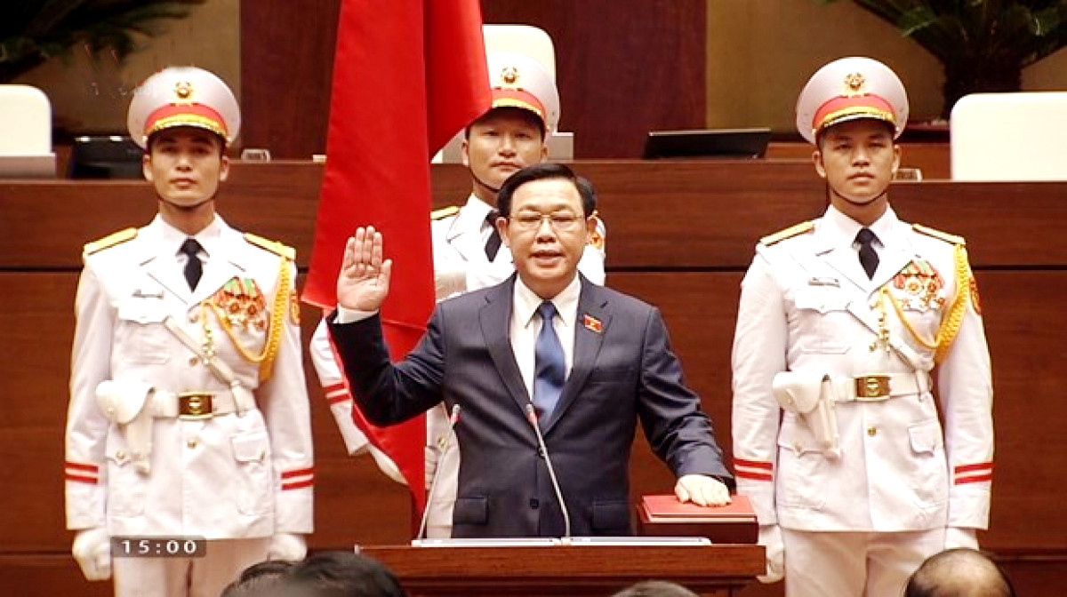 Chủ tịch Quốc hội khóa XV Vương Đình Huệ tuyên thệ nhậm chức.
