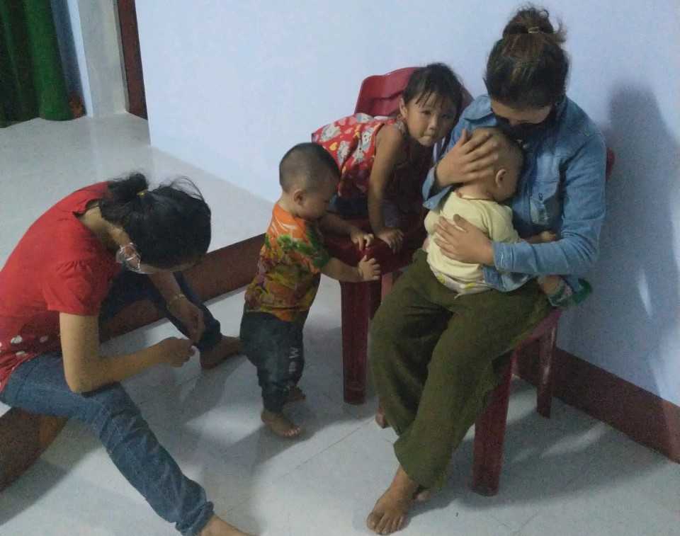 5 người đang mắc kẹt ở Thừa Thiên - Huế. Ảnh: CTV