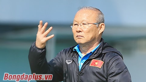 Ông Park nói: “Tôi tin tưởng Giám đốc Lee Dong-jun, công ty quản lý sẽ hỗ trợ mọi việc. Nếu nghĩ nhiều về chuyện này, tôi không tập trung vào việc chính được”.