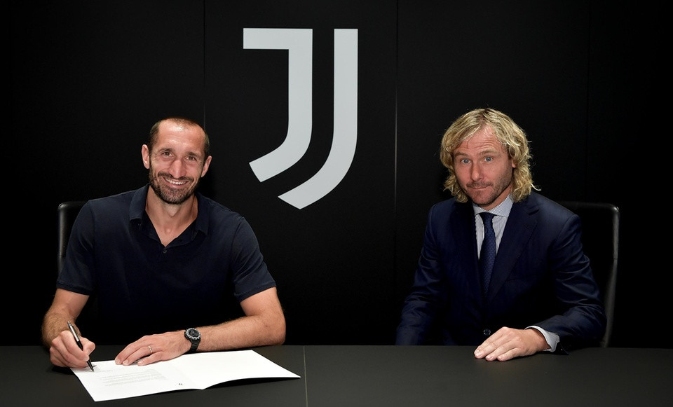 Chiellini ký hợp đồng mới với Juventus. Ảnh: Juventus.