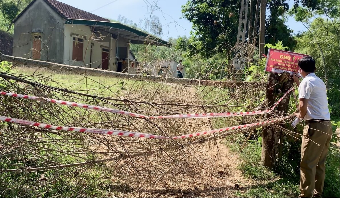 huyện Anh Sơn đang chỉ đạo các địa phương sử dụng những ngôi nhà bỏ không, xa khu dân cư làm điểm cách ly tập trung của xã