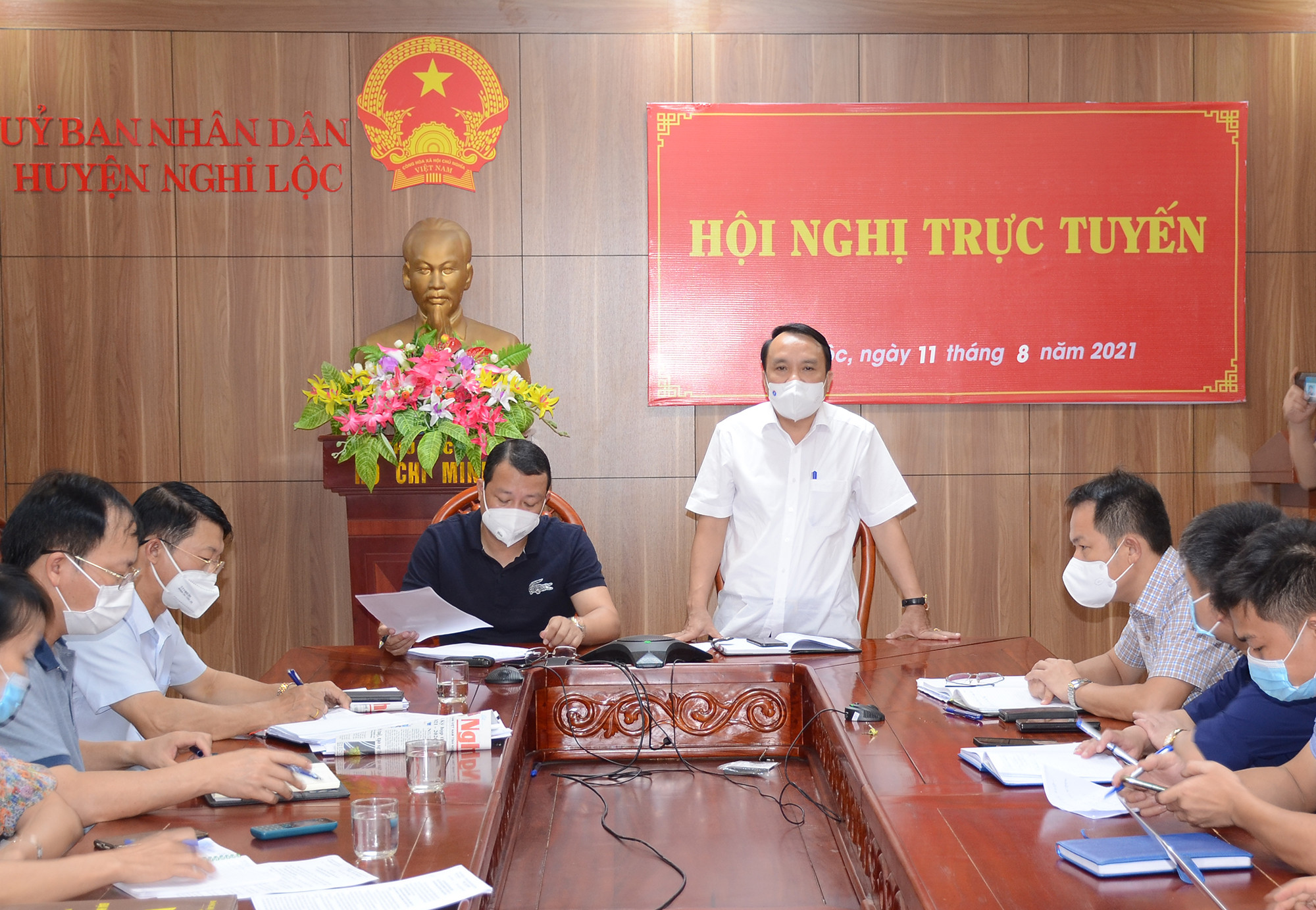 Ban Chỉ đạo Phòng, chống dịch Covid-19 tỉnh Nghệ An làm việc cùng huyện Nghi Lộc. Ảnh: Thành Chung
