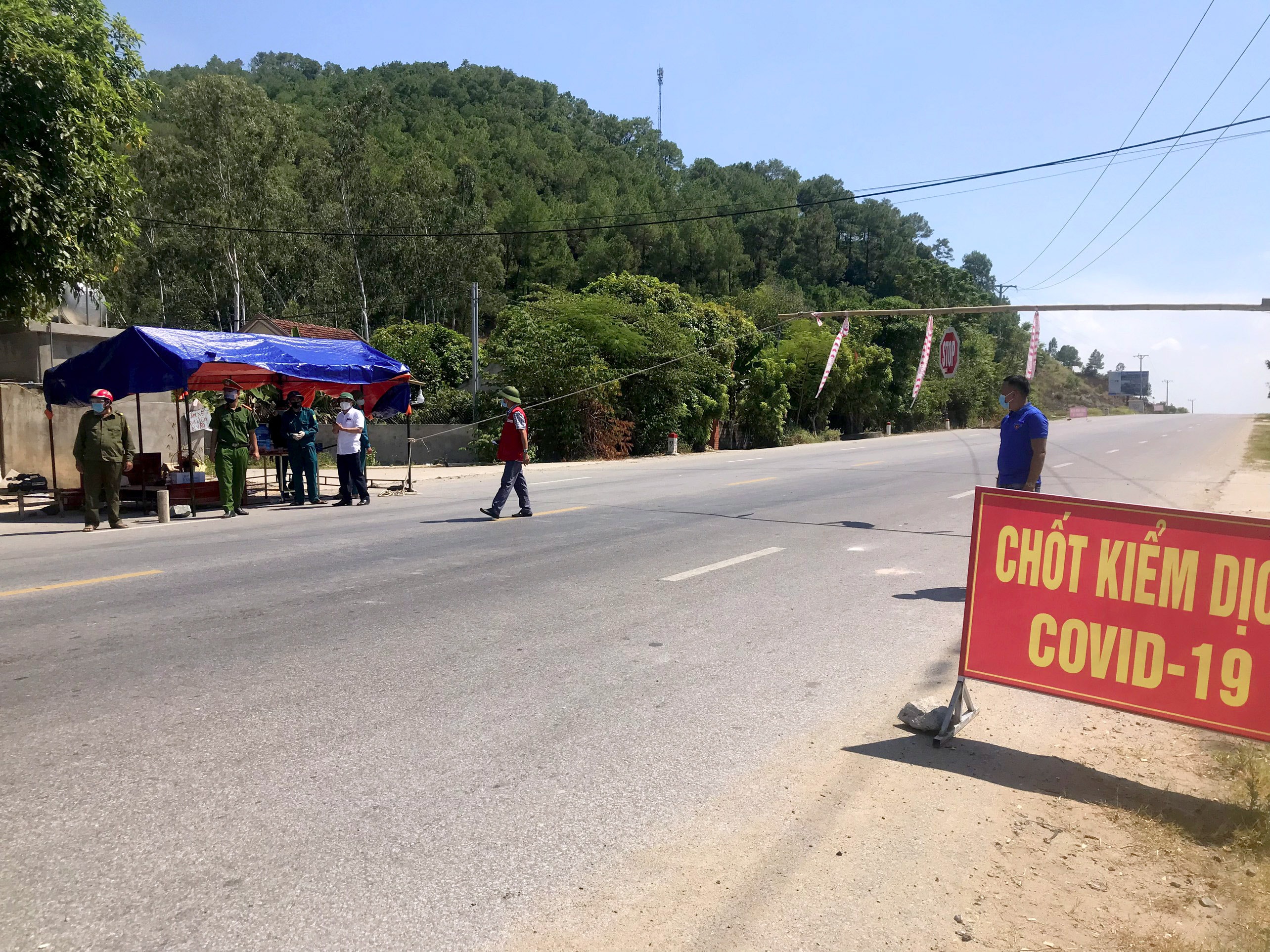 Chốt kiểm soát trên địa bàn huyện Nam Đàn. Ảnh: Q.A