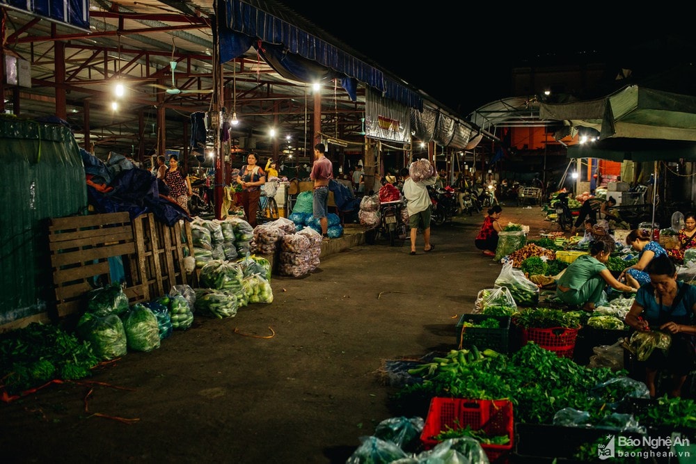 Chợ đầu mối Vinh khi chưa có dịch. Ảnh tư liệu