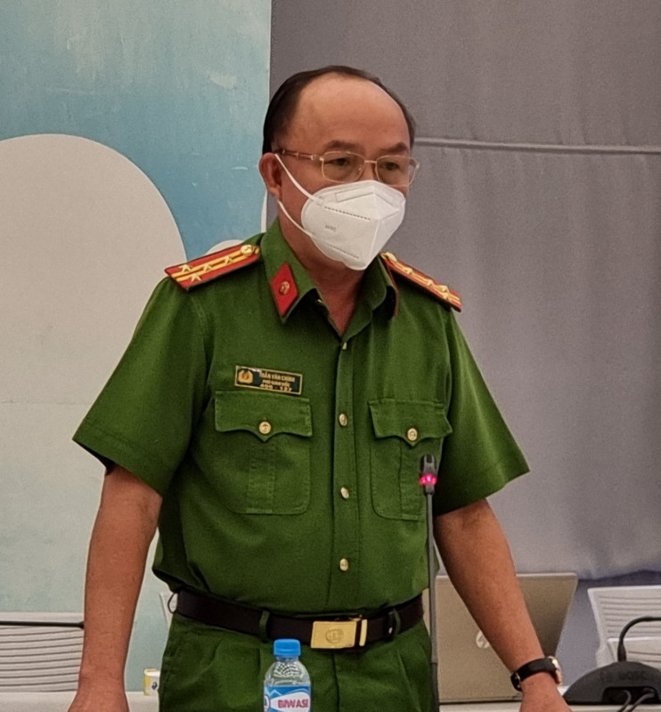Đại tá Trần Văn Chính, Phó Giám đốc Công an tỉnh Bình Dương thông tin về vụ việc.