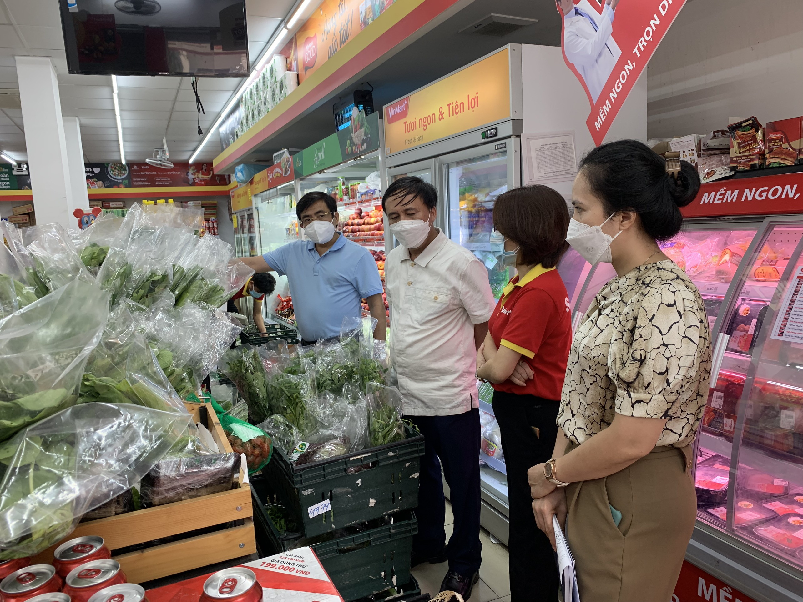 Các cửa hàng bán lẻ hiện đại cũng đã đưa một số nông sản của Nghệ An vào cung ứng cho người dân. Ảnh: Thanh Phúc
