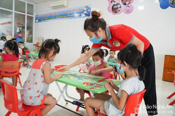 Học sinh mầm non ở Nghệ An chỉ đi học hè khi có sự thỏa thuận giữa phụ huynh và chru cơ sở mầm non ngoài công lập. Ảnh: MH