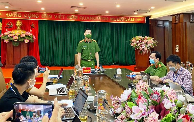 Thượng tá Tô Anh Dũng, Phó Cục trưởng C06, Bộ Công an thông tin về việc triển khai một số phần mềm hỗ trợ phòng, chống dịch.