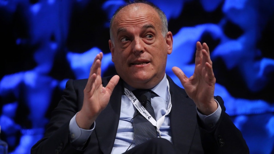 Chủ tịch Tebas gây phật lòng các lãnh đạo Barca trong vài năm qua. Ảnh: Reuters.