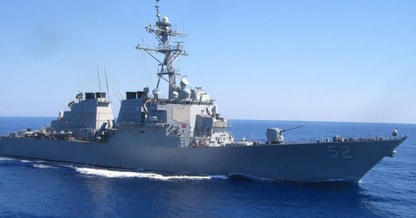 Tàu khu trục tên lửa USS Bary của Mỹ
