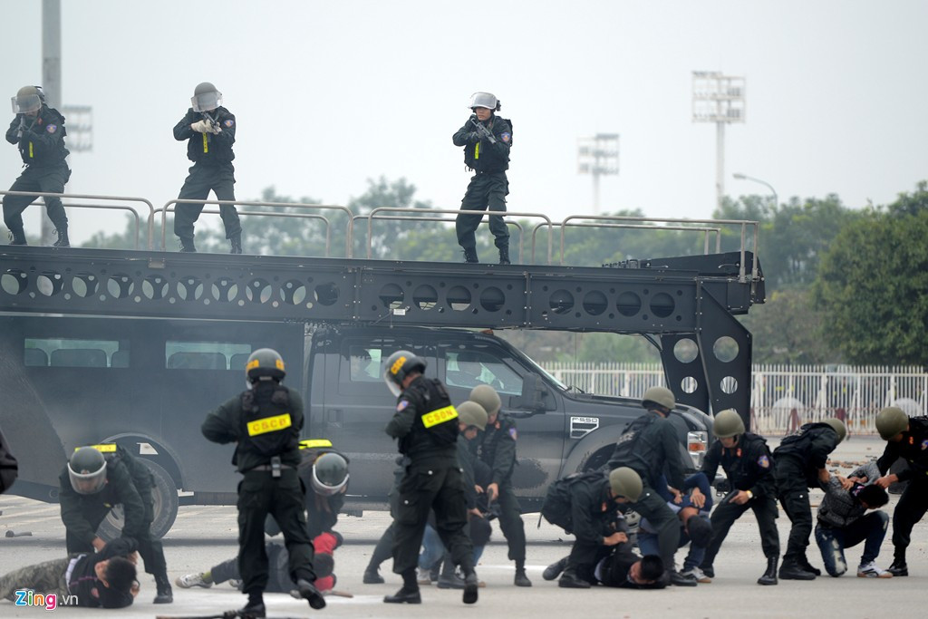 Lực lượng Cảnh sát cơ động diễn tập chống khủng bố. Ảnh tư liệu: csnd.vn
