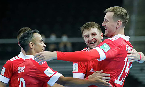 Các thành viên tổ 1 của đội tuyển futsal Nga mừng bàn thắng tại futsal World Cup 2021. Ảnh: RFU