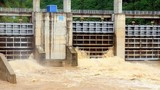 Nước về hồ dâng cao, nhà máy Thủy điện Bản Ang thông báo xả lũ