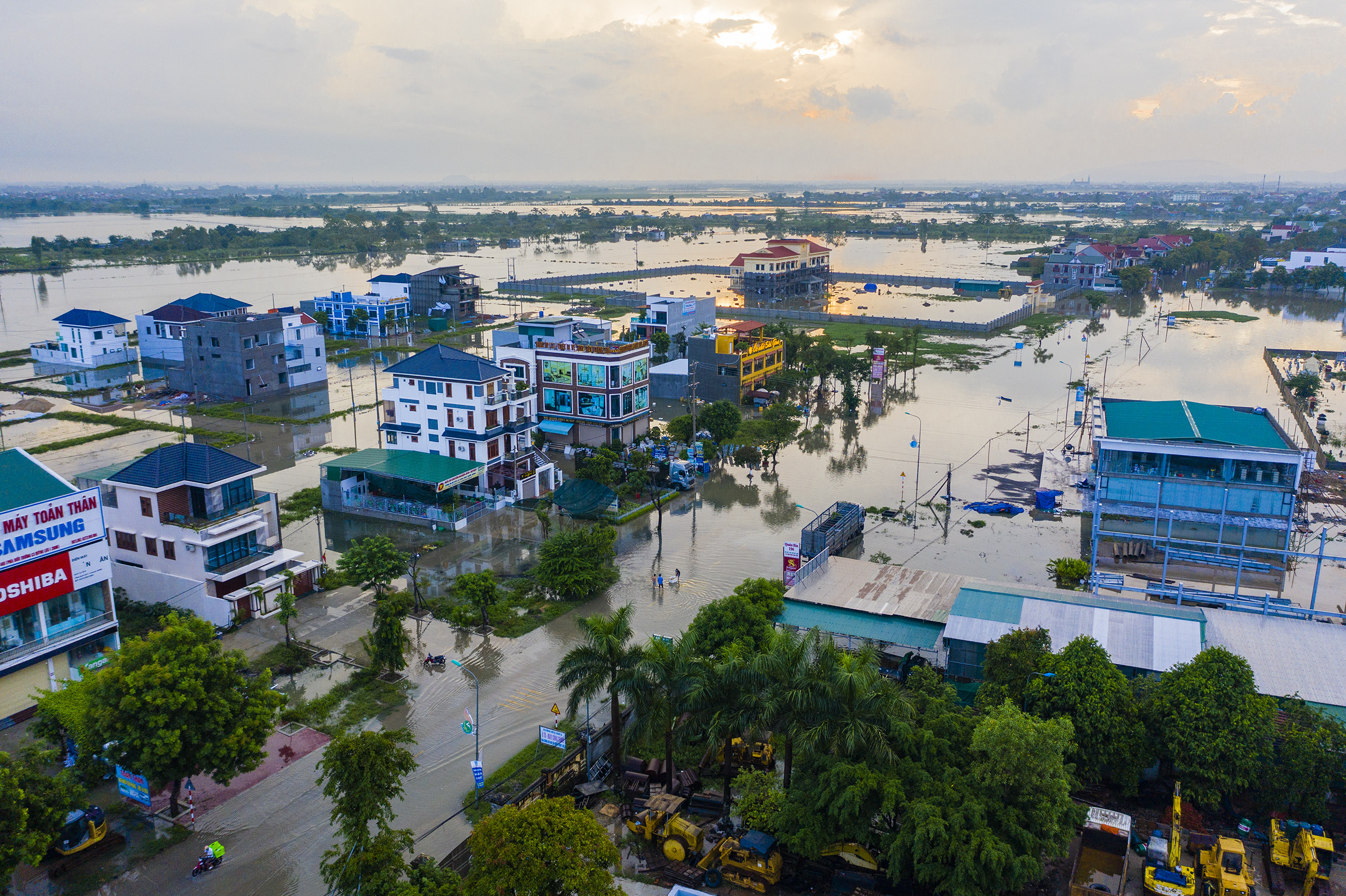 Khu đô thị mới Quỳnh Hồng bị ngập trắng nước lũ