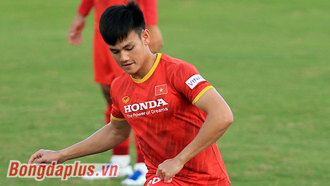 Ngày 28/9, ĐT Việt Nam bước vào tập luyện buổi áp chót trong quá trình chuẩn bị trước trận đấu với Trung Quốc tại UAE.