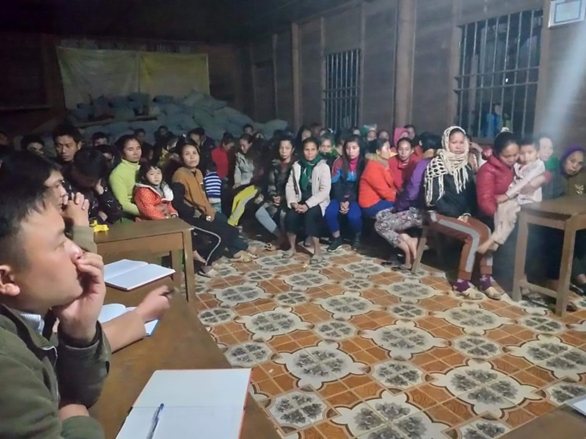 Một buổi họp dân ở bản của xã Nhôn Mai