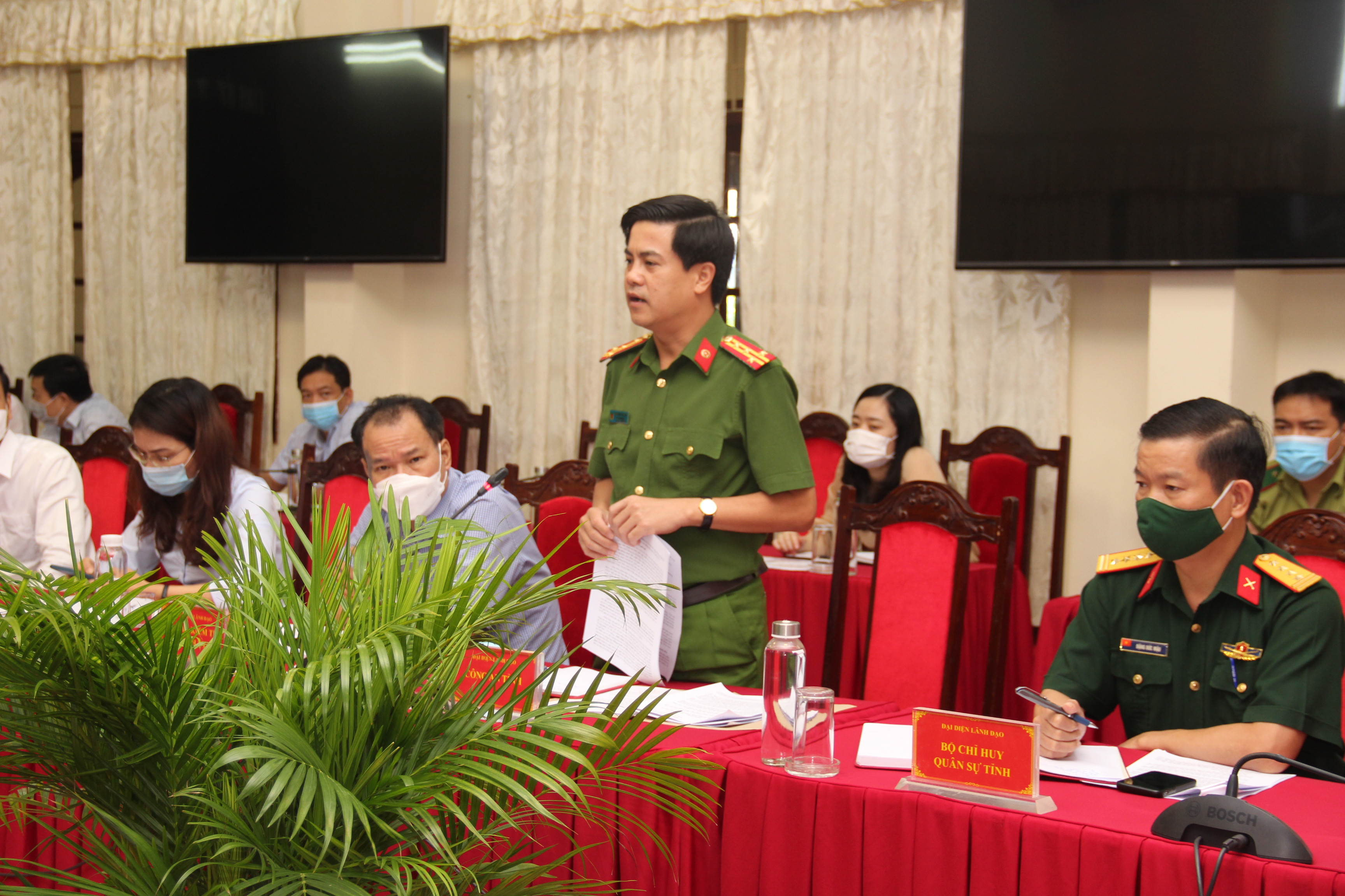 Đồng chí Nguyễn Đức Hải - Phó Giám đốc Công an tỉnh phát biểu tại hội nghị. Ảnh: Hoài Thu