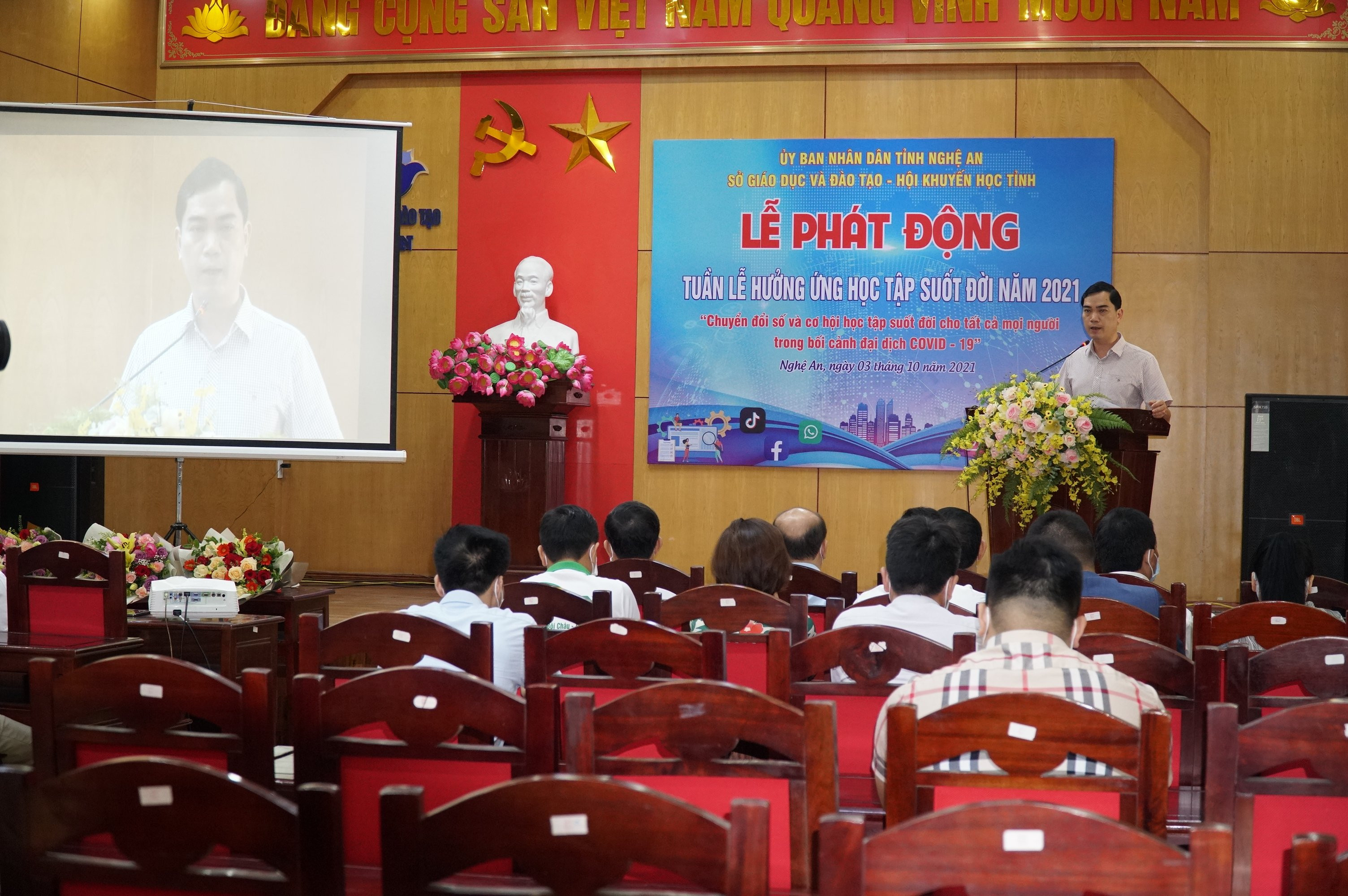 Phó Giám đốc Sở Giáo dục và Đào tạo Nguyễn Văn Khoa phát biểu tại lễ phát động. Ảnh: MH