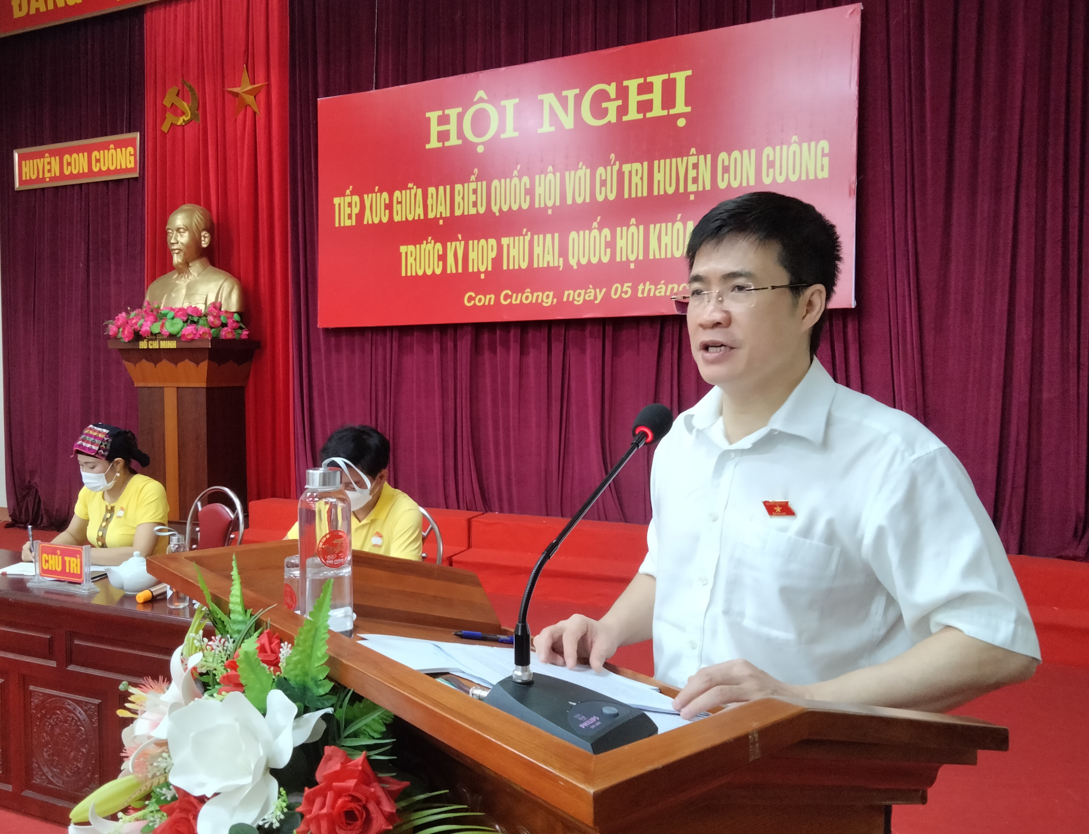 Ông Hoàng Minh Hiếu -Thường trực Ủy ban Pháp luật của Quốc hội báo cáo nội dung dự kiến kỳ họp thứ 2 - Quốc hội khóa XV. Ảnh Thu Trang
